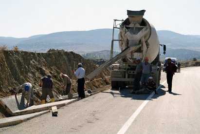 ÇEKEREKTE YOL İŞİ TAMAM