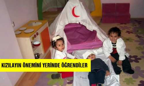 UÇAN BALON ÖÐRENCİLERİ KIZILAY’I ZİYARET ETTİ