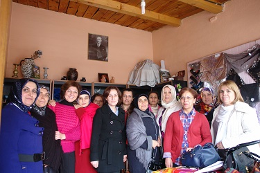 AK KADINLARIN ZİYARETLERİ SÜRÜYOR