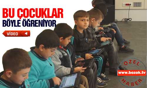 TRAFİK KURALLARINI EÐLENEREK ÖÐRENİYORLAR