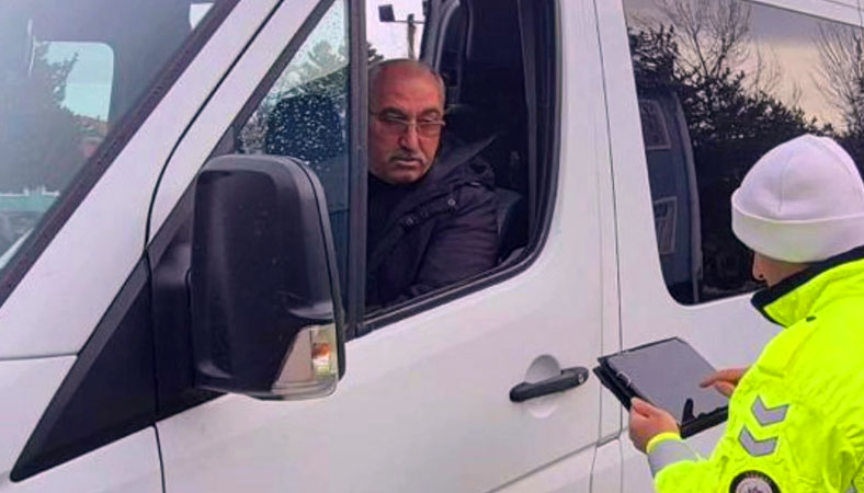 Çayıralan’da Okul Çevreleri Ve Servis Araçlarına Sıkı Denetim